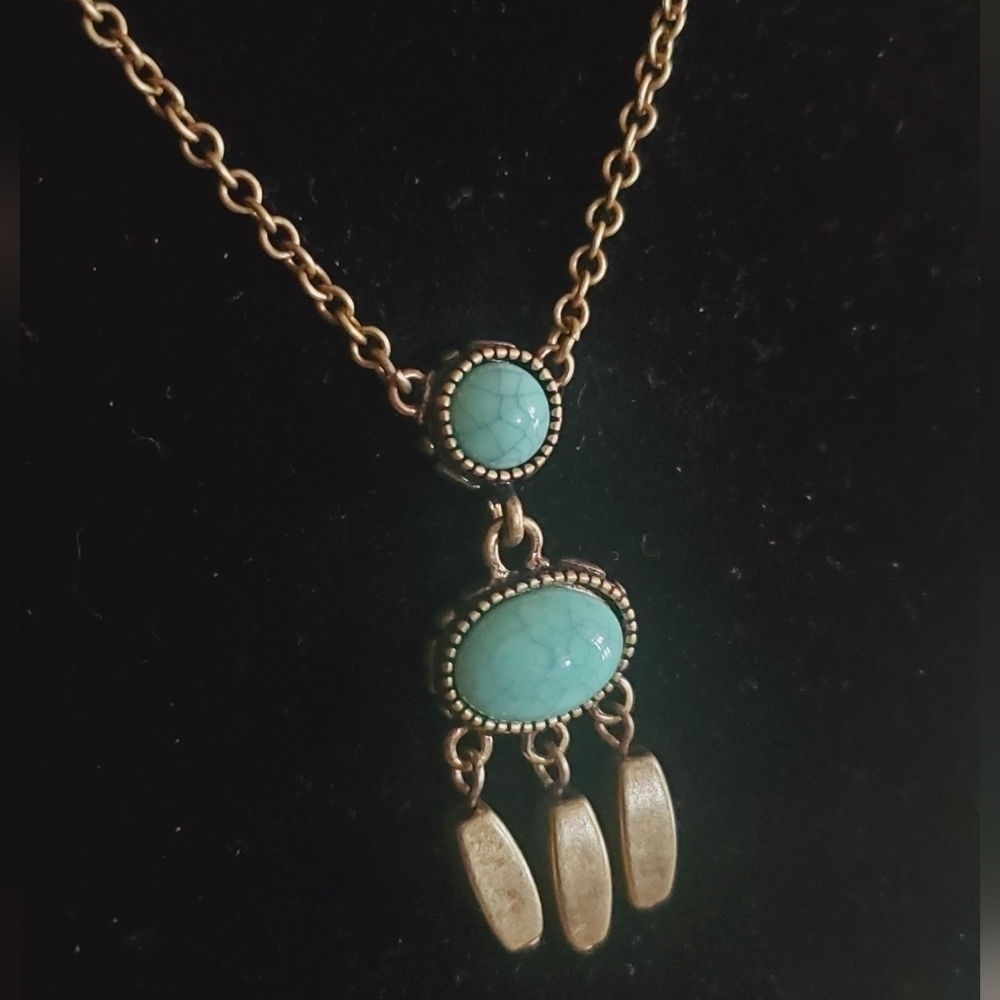 Cute Turquoise Pendant and Necklace. 🌴